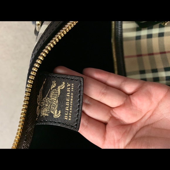 Authetic Burberry Duffle Bag - Picture 7 of 8